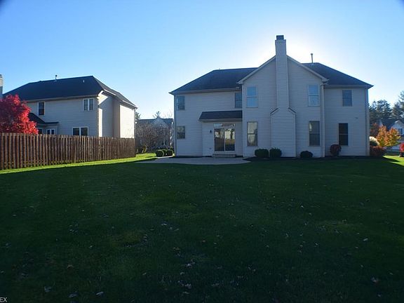 4th image of 21420 Oakhurst Ln