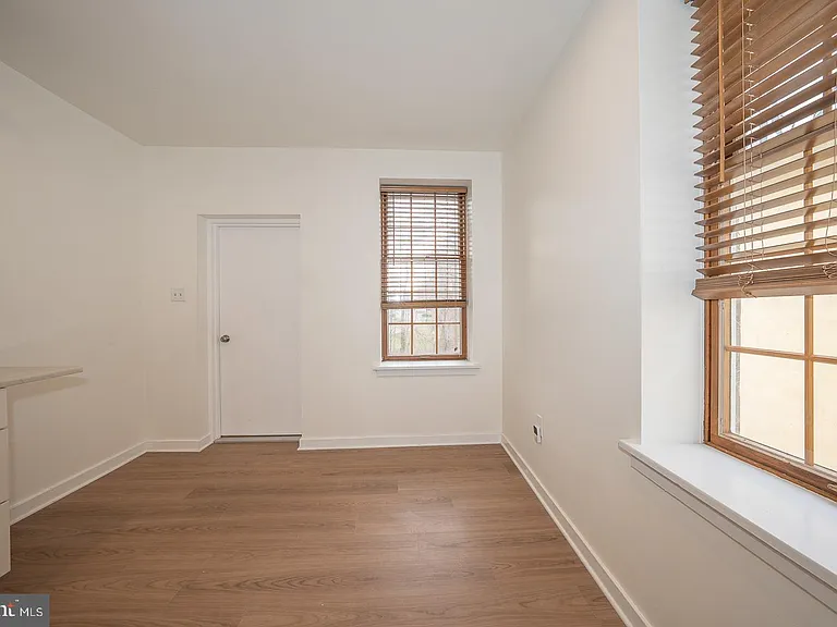 42 N Waterloo Rd #38 — Photo 8