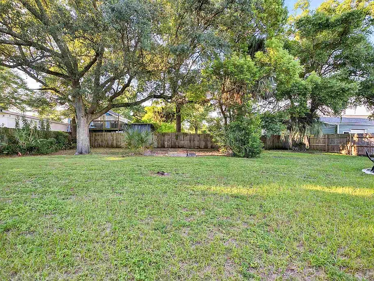 1410 W Gregory St — Photo 21