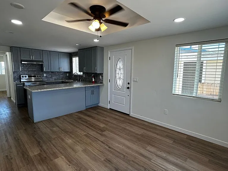 2764 Wilma St — Photo 3