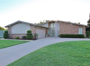 10021 Mamus Ln, Yukon, OK 73099