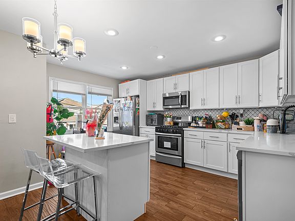 4th image of 1604 82nd St