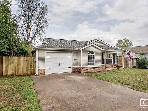 3rd image of 3238 W Essex Dr