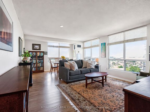 5th image of 101 Subway Cres #1711
