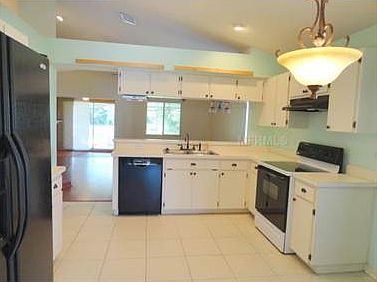 4th image of 28402 Tall Grass Dr