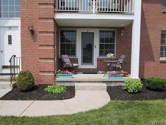 2nd image of 12 Appletree Ct APT 2