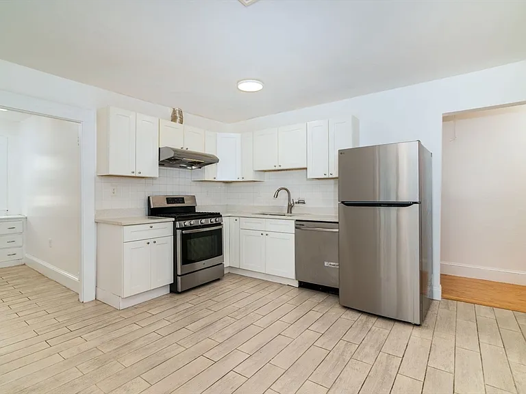 135 Safford St #1 — Photo 2