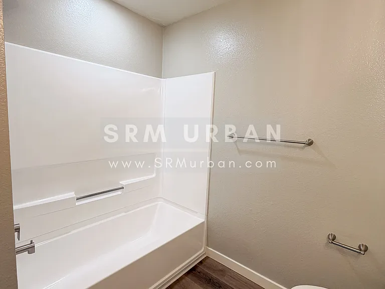 959 Vine St #14 — Photo 18