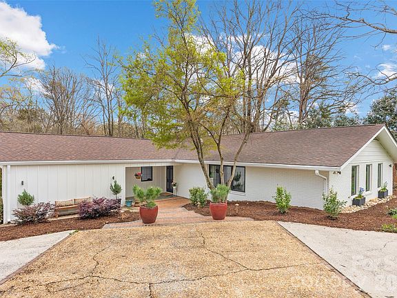 2nd image of 301 Whitestone Rd