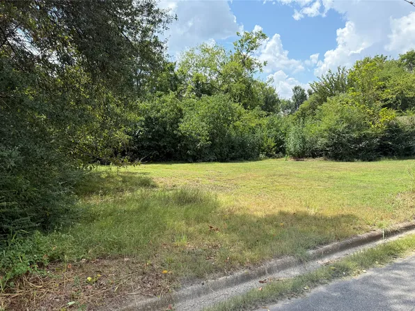 320 Martin Luther King Jr Dr, Sulphur Springs, TX 75482