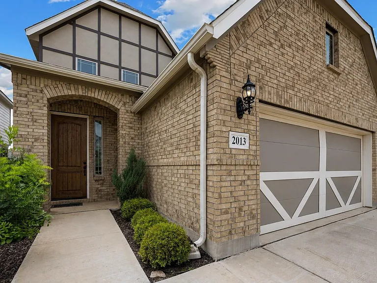 2013 Flametree Ave — Photo 2