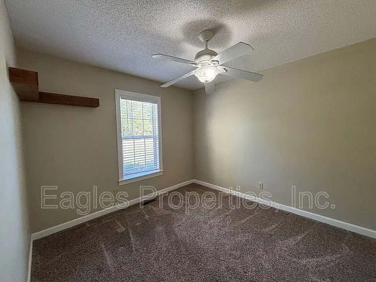 216 Waters Cir — Photo 14