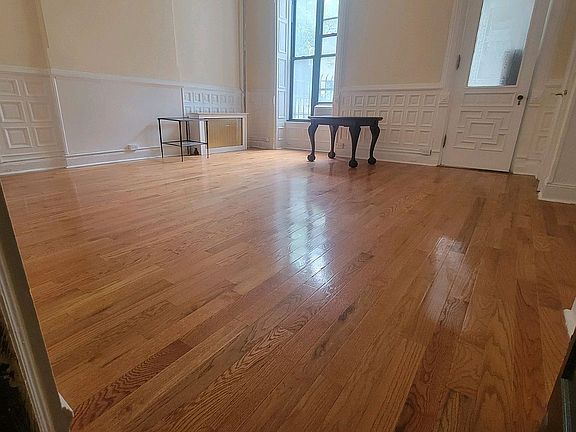2nd image of 108 W 71st St