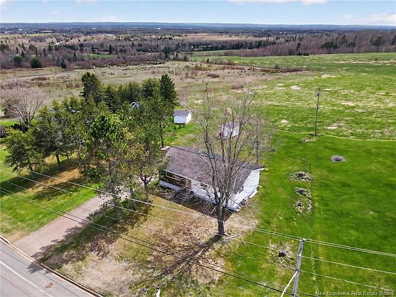 3rd image of 2958 Mountain Rd