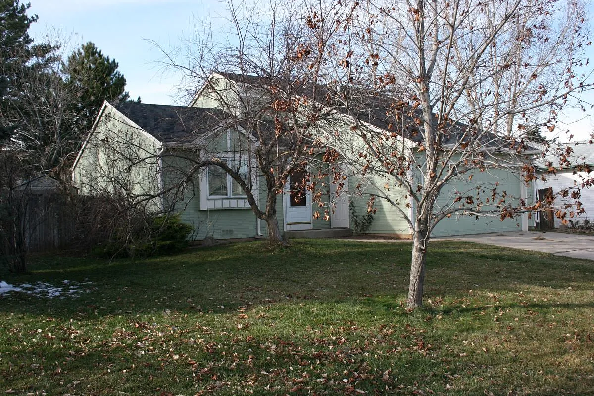 3 bed, 1368 sqft, $2,250 — Photo 1