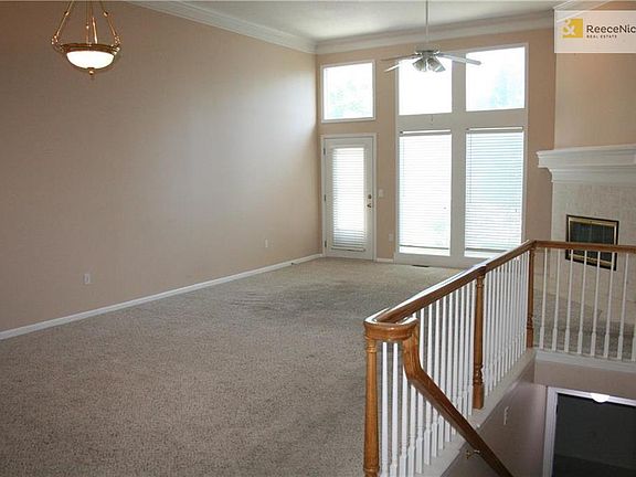 Living room/ dining room combo