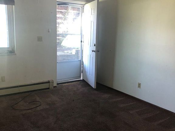 5th image of 1174 Chandler Ave #1