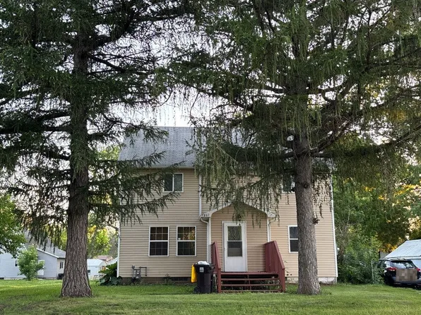 807 10th St N, Mountain Lake, MN 56159