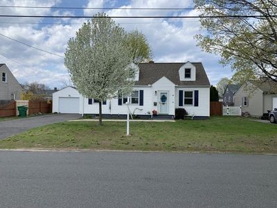 132 Frontenac St, Chicopee, MA, 01020