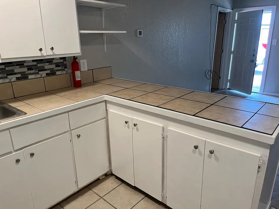 205 N US Highway 281 #4