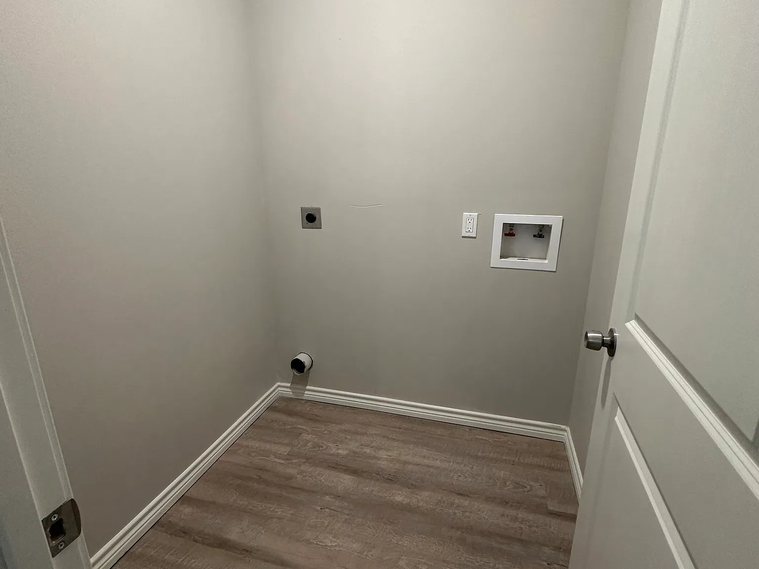 1701 Eastwood St — Photo 3
