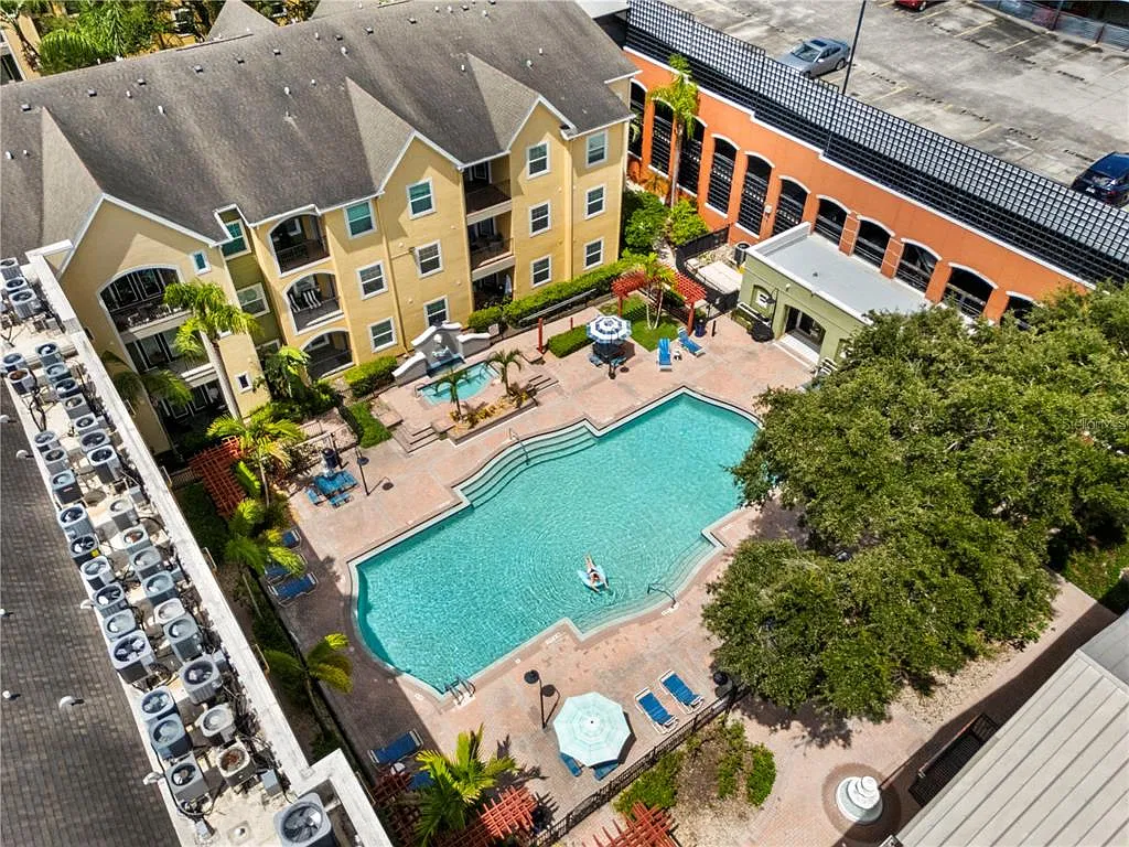 1 bed, 1.0 bath, 672 sqft, $1,750 — Photo 3