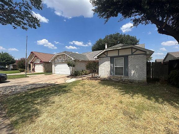 2nd image of 2317 Sharpshire Ln