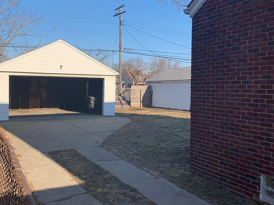 2nd image of 12713 Corbett St