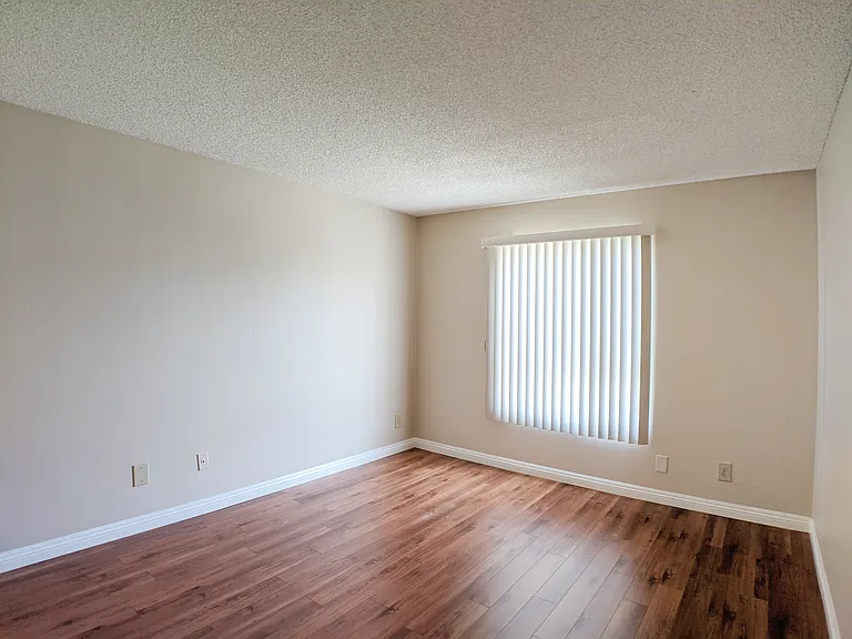 428 Hawthorne St — Photo 28