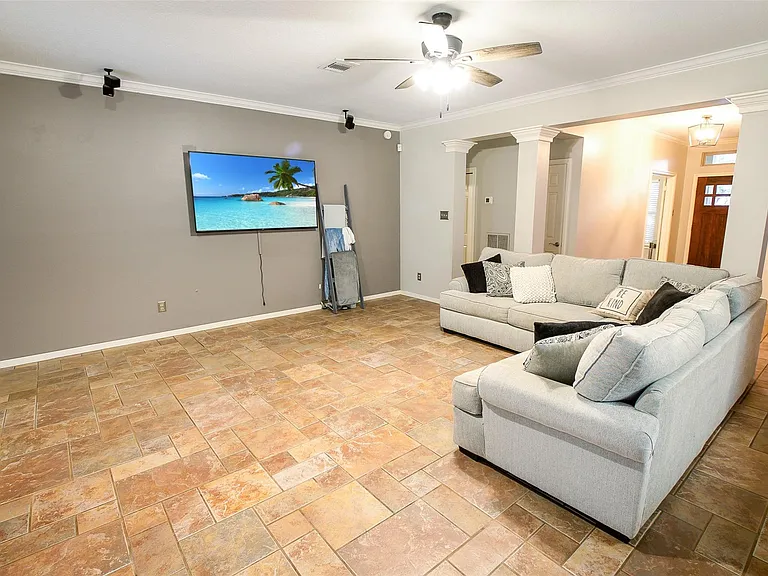 14639 Oak Chase Dr — Photo 3