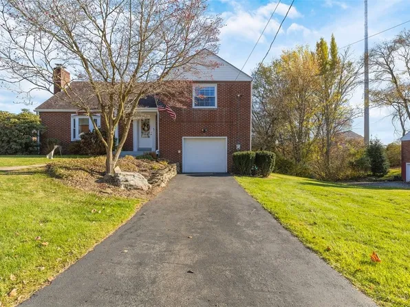 220 Summit Dr, Pittsburgh, PA 15238