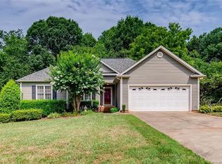 524 Cameron Pointe Ln, Belmont, NC 28012
