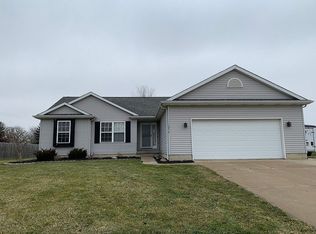 1214 Lois Ln, Saint Johns, MI 48879