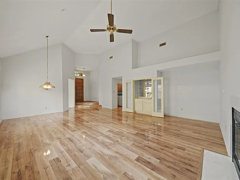 2923 Plantation Wood Ln — Photo 10
