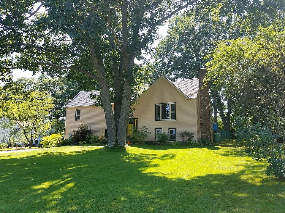 2nd image of 8 Ox Point Dr
