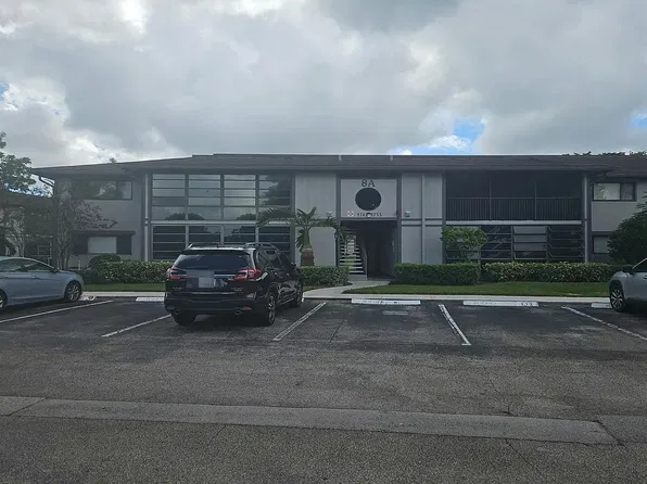 9749 W McNab Rd #111, Tamarac, FL 33321