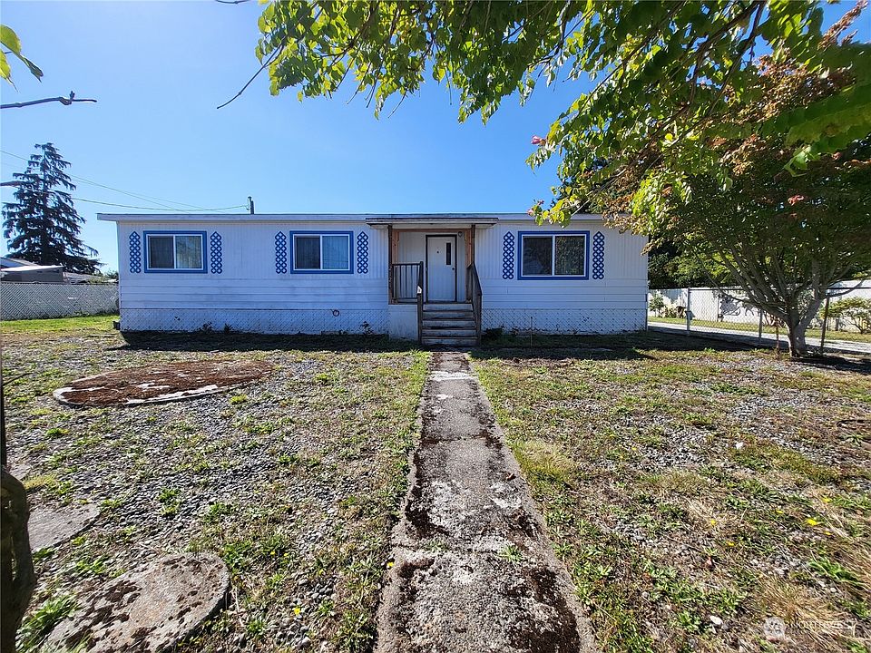 1st image of 2124 E 4th Avenue