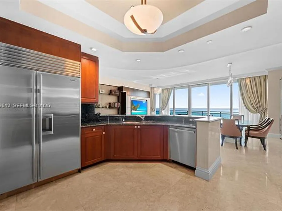 10295 Collins Avenue Cu #1605