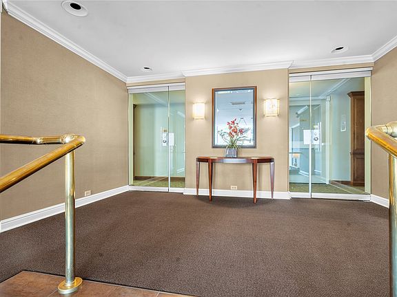 4th image of 2222 1st Ave NE APT 303