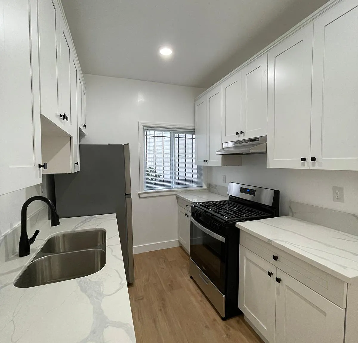 Studio, 400 sqft, $1,500 — Photo 2
