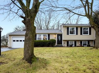 28 Meeting House Dr, Rochester, NY 14624