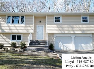 73 Hooper St, Port Jefferson Station, NY 11776