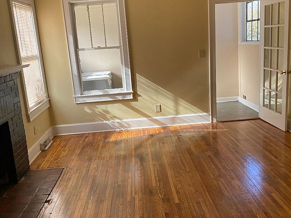 4th image of 114 Hawthorne Ln