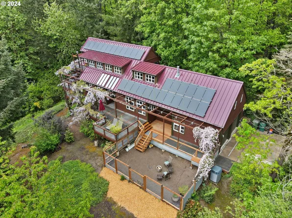 9455 NE Glen Hollow Dr, Newberg, OR 97132
