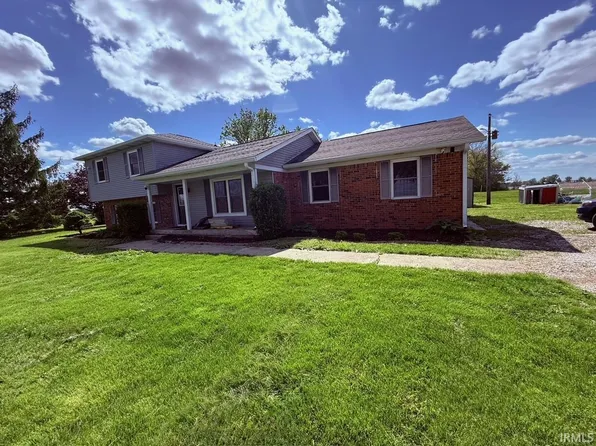9507 N 650 W, Royal Center, IN 46978