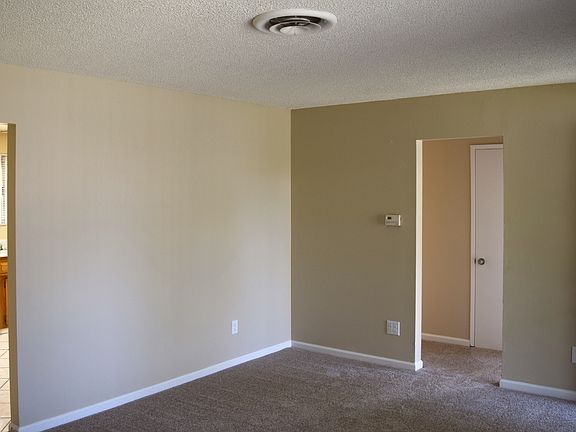 3rd image of 741 E Johnston Ave