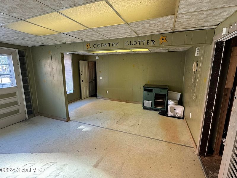 4th image of 580 2nd Avenue