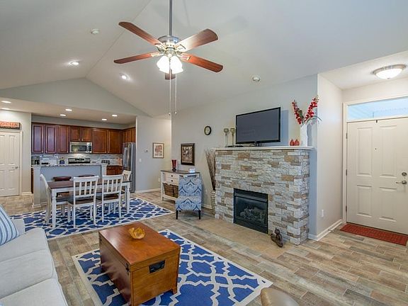5th image of 4732 Clubpark Dr