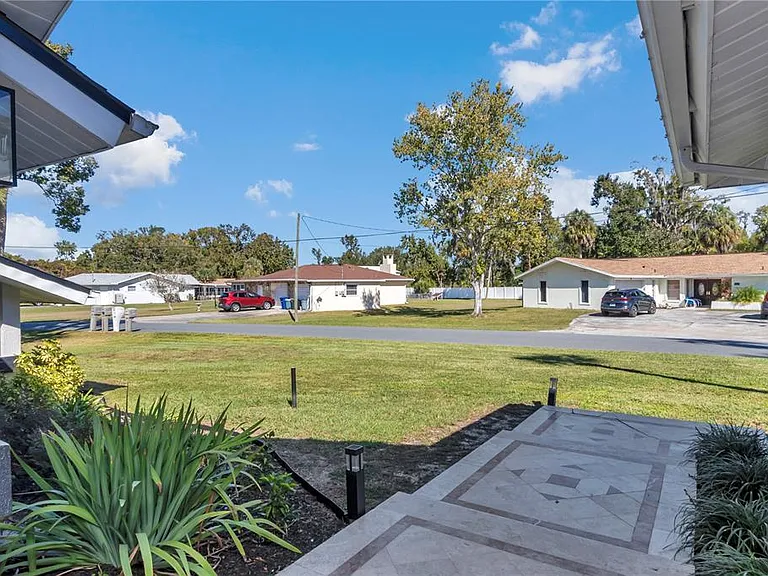 1542 SE Pinwheel Dr — Photo 43