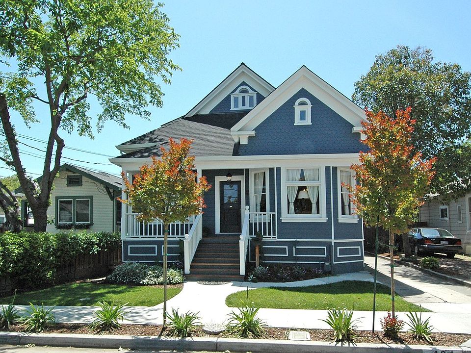 1886 Victorian, Historic Remodel, w/ Detached Cottage